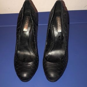 BCBGMAXAZRIA pumps